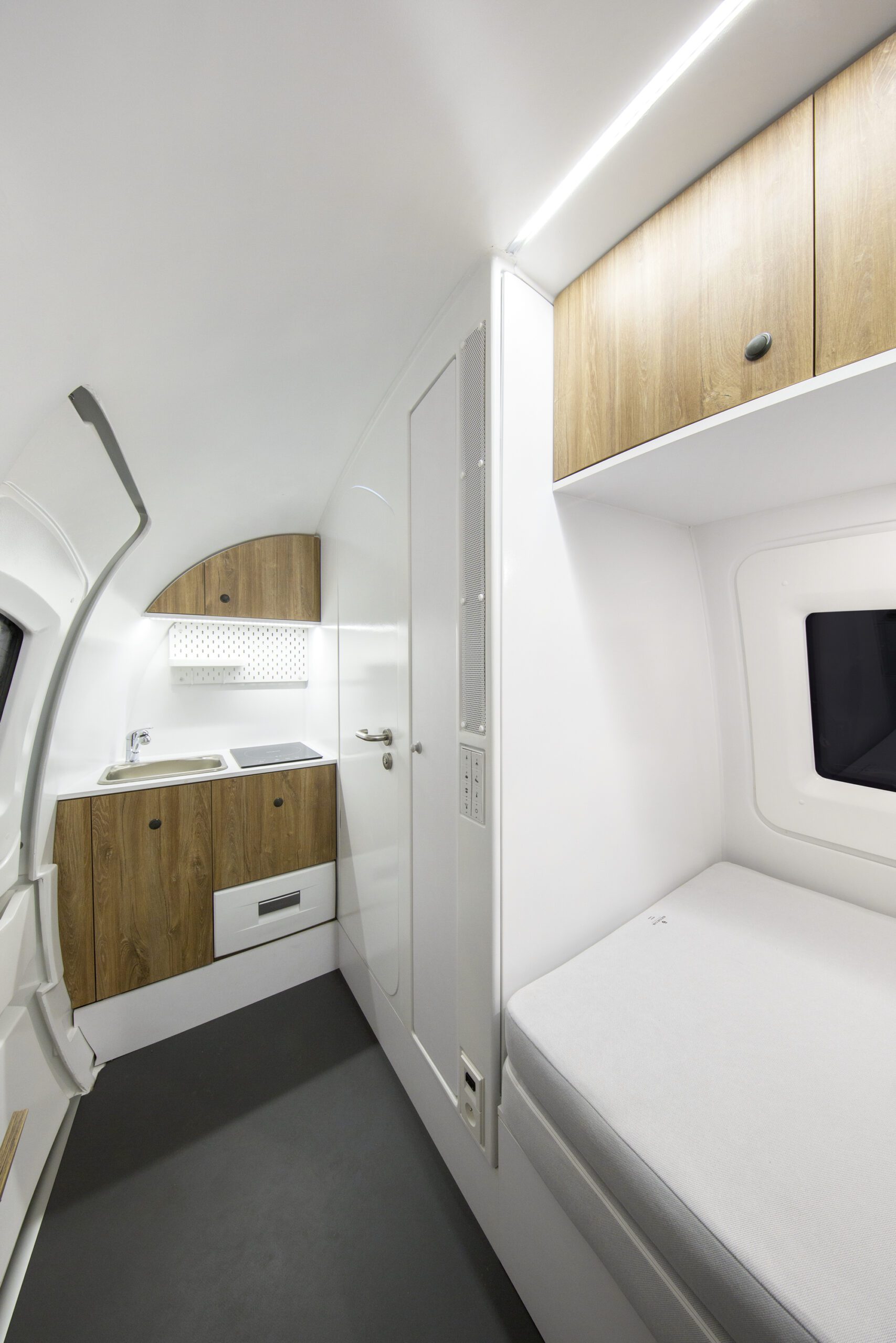 Casa prefabricada Microcasa ovoide autosuficiente Ecocapsule de Ecocapsule · imagen 4