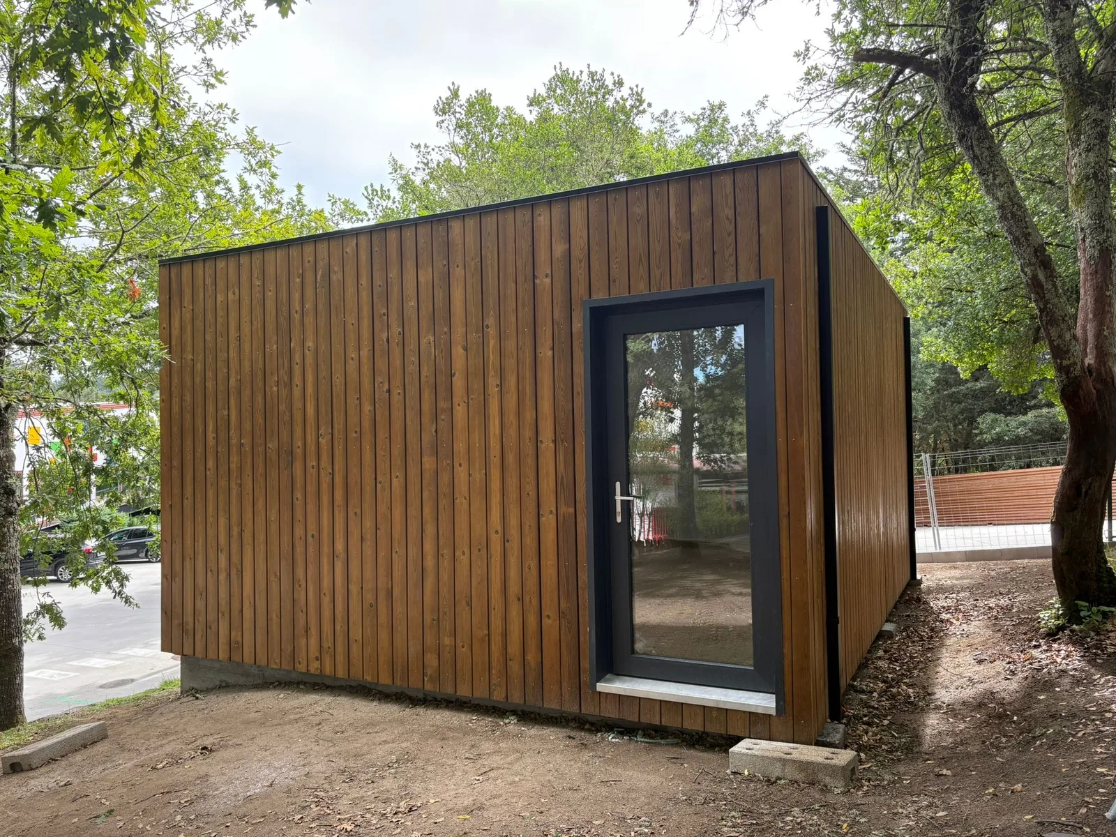 Casa prefabricada Módulo de contenedor con fachada de madera de KuBox Modular