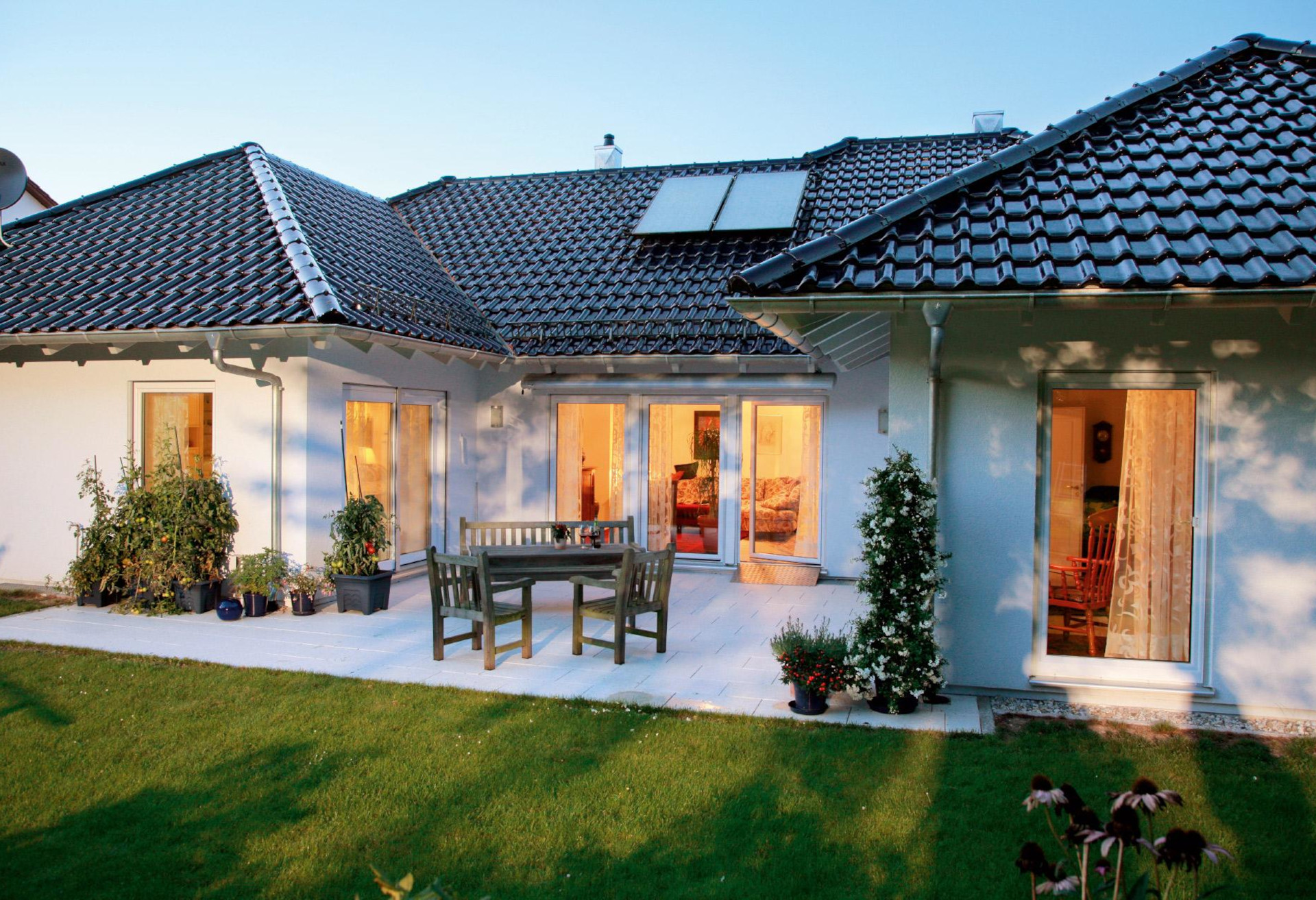 Casa prefabricada Bungalow in U-Form de SchwörerHaus