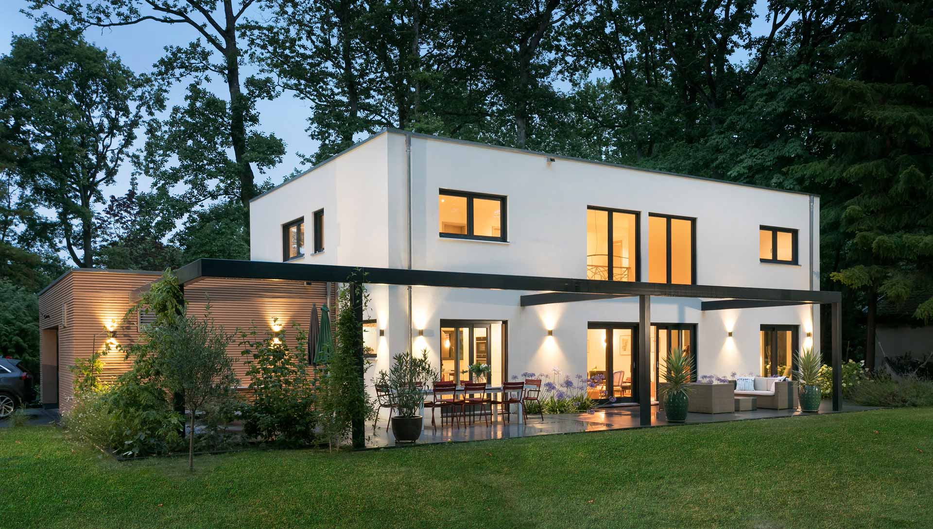 Casa prefabricada Villa moderna de tejado plano, 219 m² de SchwörerHaus