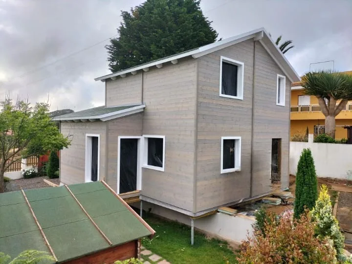 Casa prefabricada Vivienda en el Ortigal de Tramat