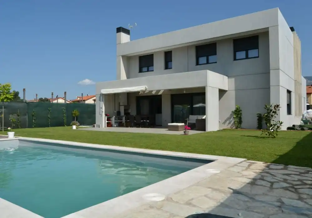 Casa prefabricada Casa de hormigón en Cerceda 170 m² de La Casa de Hormigón