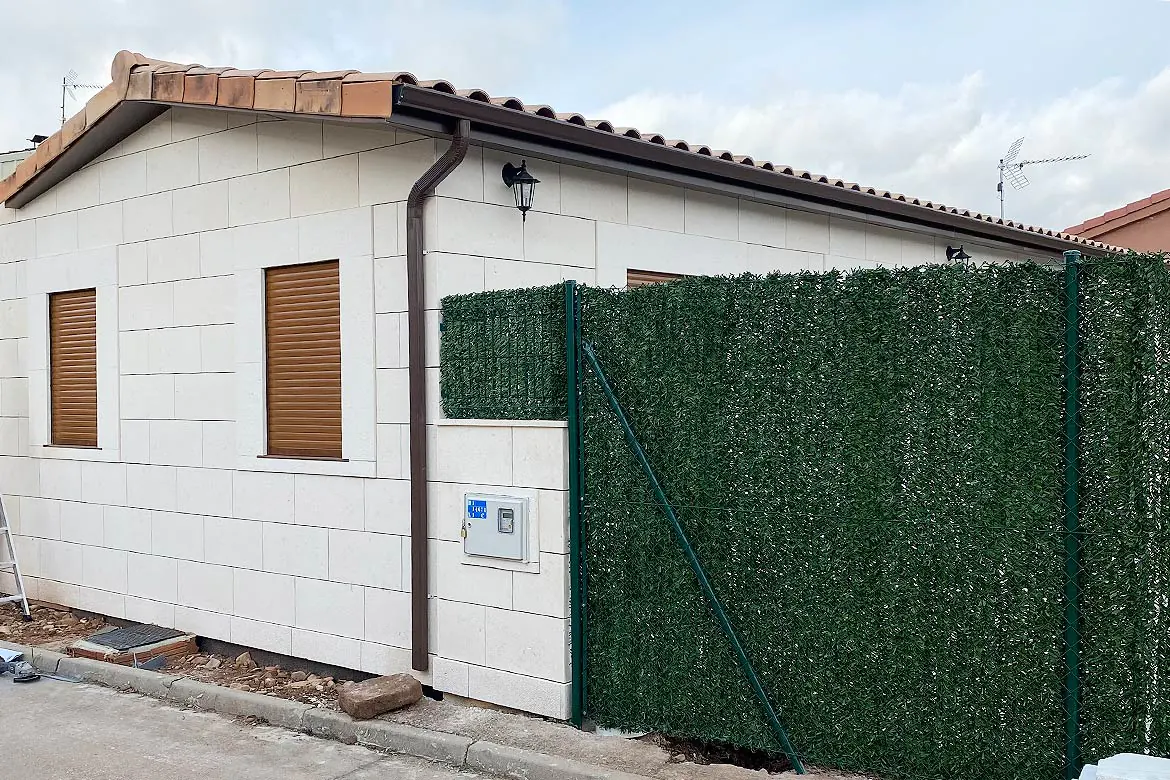 Casa prefabricada Casa modular MasterLand con fachada de piedra de Lercasa