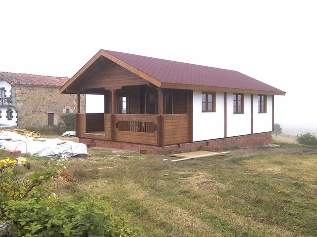 Casa prefabricada Casa de madera (2 dormitorios) 63 m² de Maderhouse