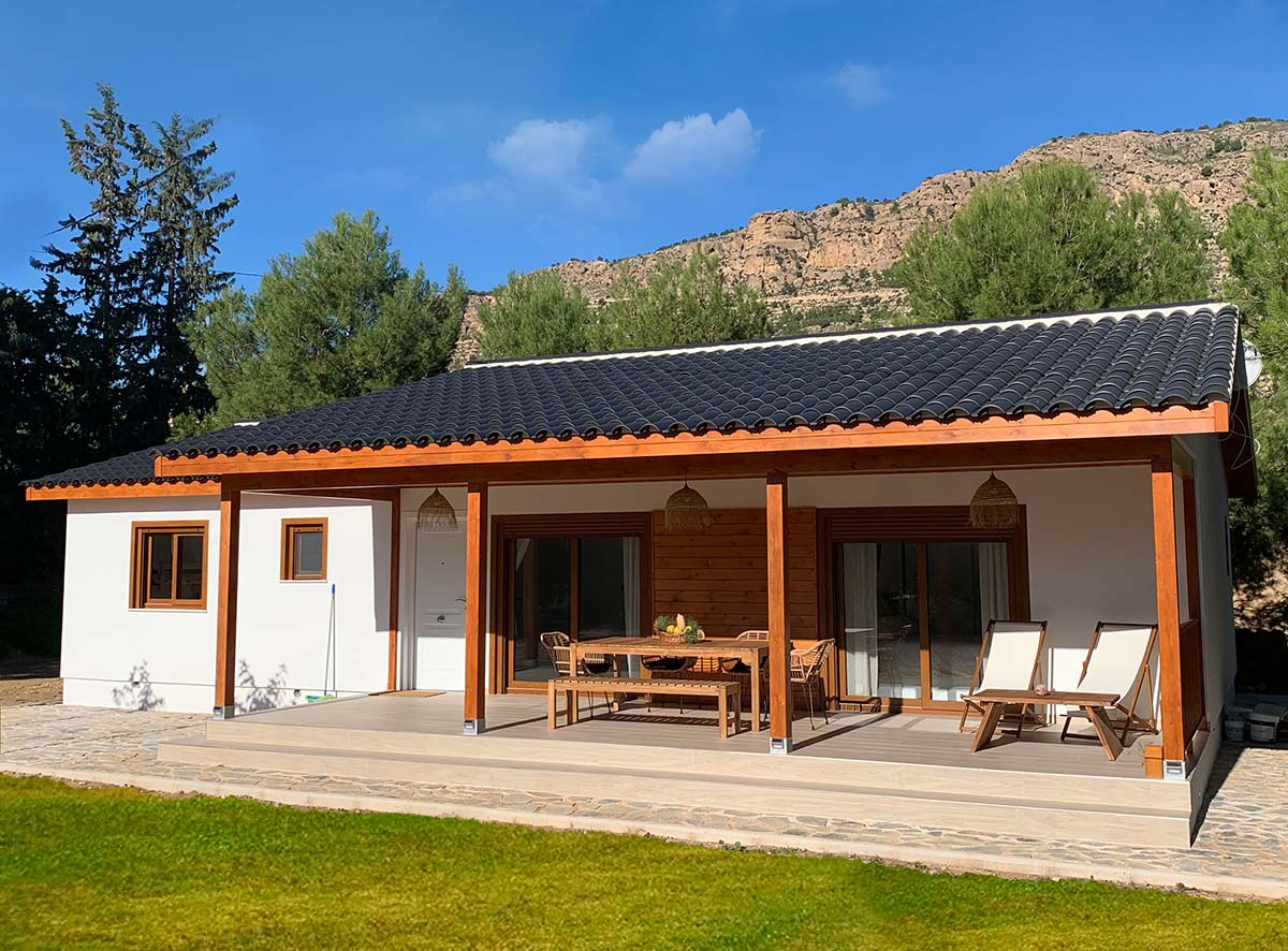 Casa prefabricada Casa de madera de 140 m² de Ruicasa