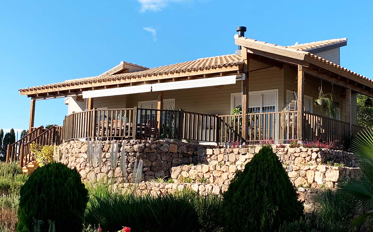 Casa prefabricada Casa de madera de 150 m² de Ruicasa