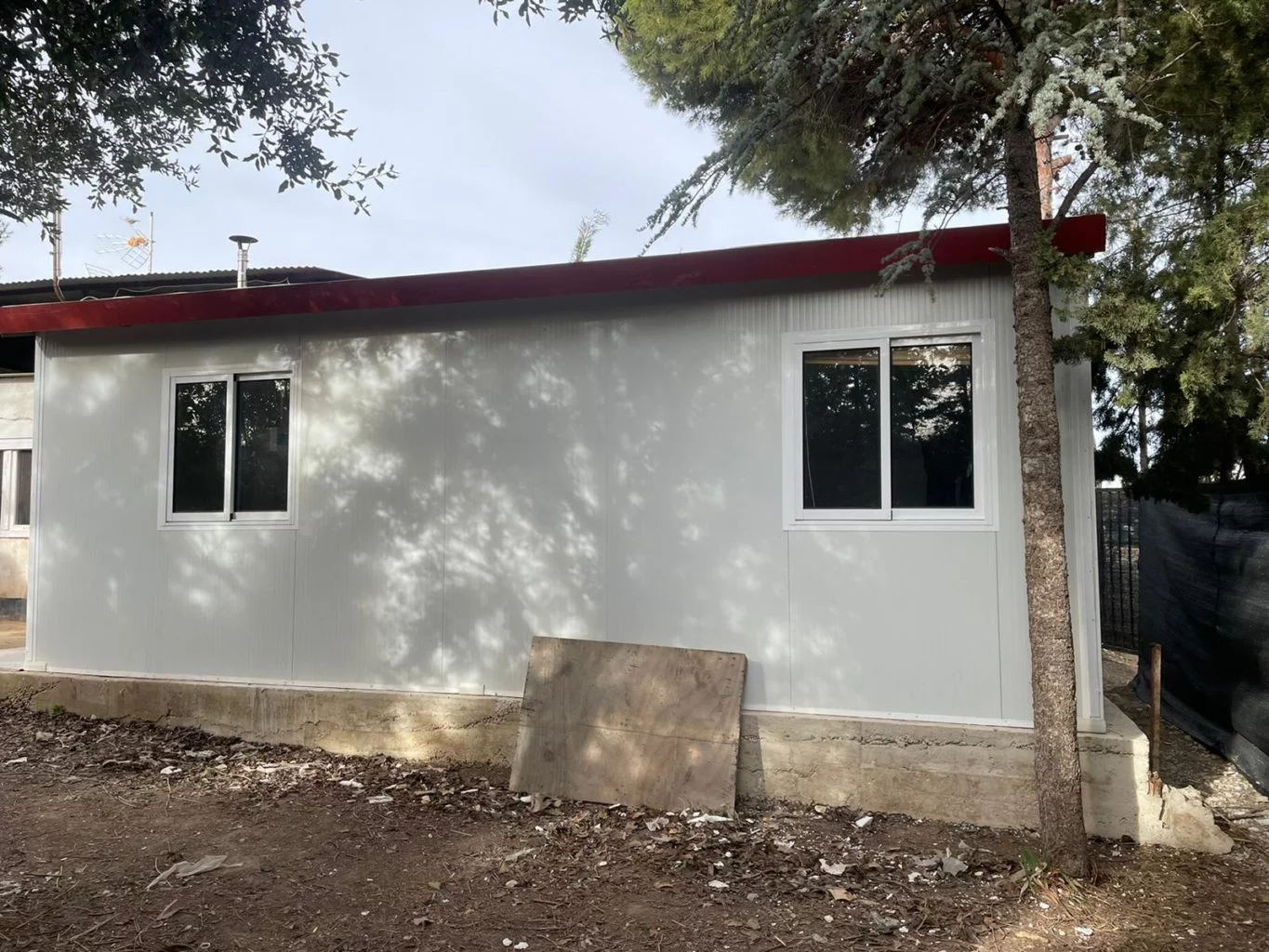 Casa prefabricada Casa prefabricada plegable de 47 m² de SISMOHA